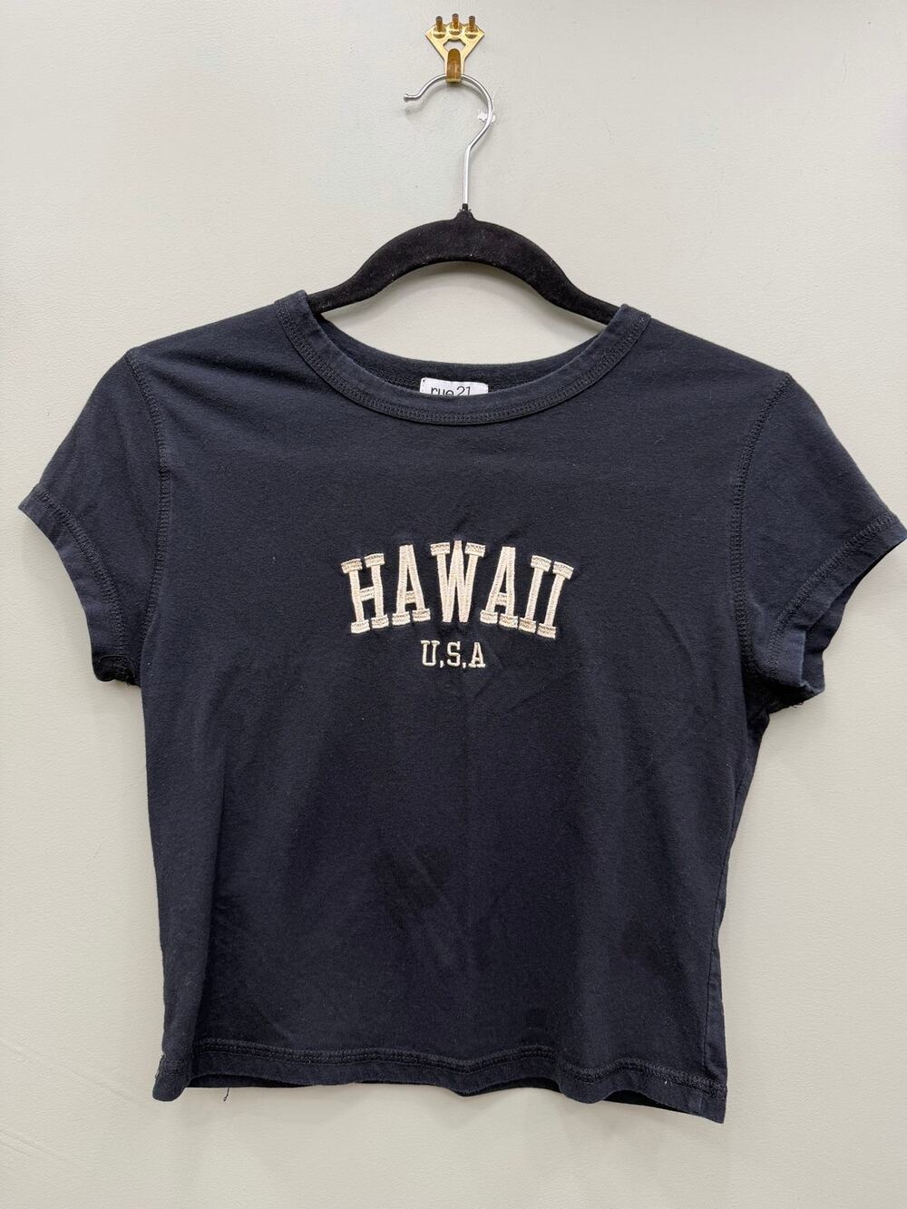 Rue21 Hawaii USA Embroidered Baby Tee Black Y2K Fitted Crop Top Medium